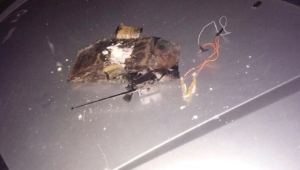 Polis aracına patlayıcı tuzakladı