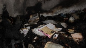 Yangında FETÖ’nün kitapları çıktı