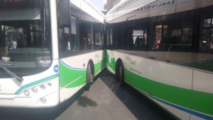 Yolcu otobüsleri çarpıştı