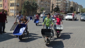 Bu Çoçuklar Helalinden Kazanıyor