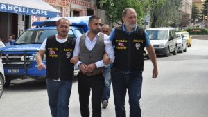 Eskişehir'de gazeteciyi darp eden şüpheli adliyede