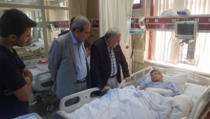 Fakıbaba ve Demirkol hastaları ziyaret ettiler