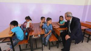 Haliliye'de Öğrencilere Kırtasiye yardımı