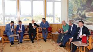 Önen, şehit ailelerini ziyaret etti