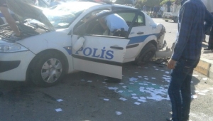 Polis aracı kaza yaptı: 4 yaralı