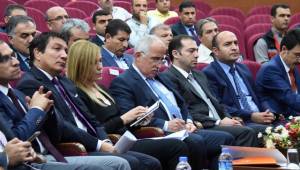 Suriyeli göçmenlere yapılan yardımlar ele alındı