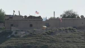 Telabyad'a ABD bayrakları asıldı