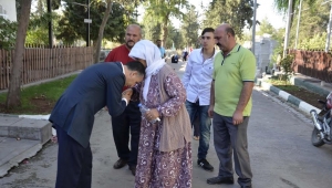 Yılmaz,Mezarlıkta vatandaşlarla bayramlaştı