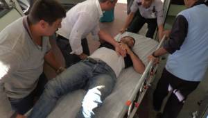 Yüksek gerilim hattına kapılan işçi 10 metreden düştü