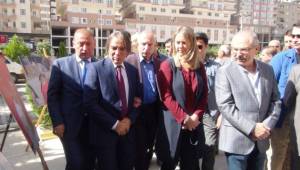 Bağlı,15 Temmuz sergisine katıldı