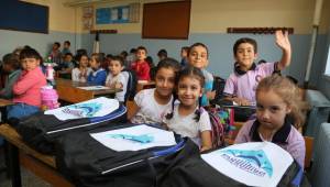 Eyyübiye'de 2 bin öğrenciye kırtasiye yardımı