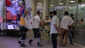 Kolunu pamuk toplama makinesine kaptırdı