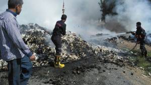 Pamuk yüklü kamyon kül olmaktan son anda kurtarıldı