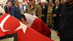 Şehit Erdi Demirer son yolculuğuna uğurlandı