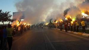 Taraftarlar Urfasporlu futbolcuları böyle karşıladı