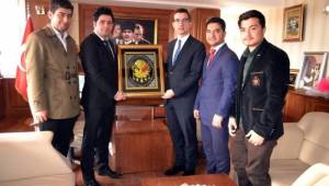 Akil gençlerden Birecik Kaymakamlığına ziyaret