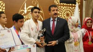 Kupalarını Ekinci’ye armağan ettiler