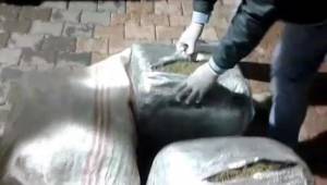 Minibüsten 54 kilo esrar çıktı