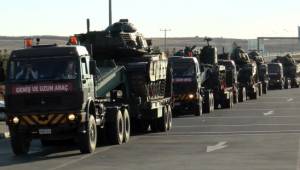 Sınıra giden tanklar Şanlıurfa’dan geçti