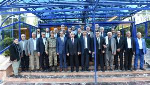 Vali Tuna aşiret liderleriyle buluştu