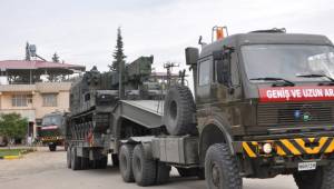 Sınıra askeri sevkıyat sürüyor