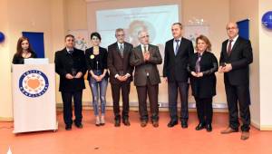 Vali Tuna: Gönüllülük insana kendini adamaktır