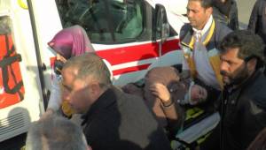 Motosiklet Bayan yayaya çarptı: 2 yaralı