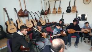 Suruç’ta ücretsiz bağlama kursu açıldı