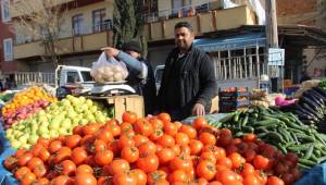 Urfa'da Pazar esnafı ve vatandaş zor durumda