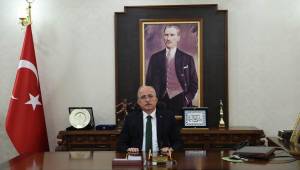 Vali Tuna Gazeteciler Gününü Kutladı