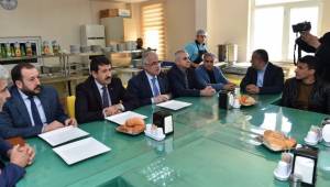 Vali Tuna, Urfaspor'u ziyaret etti