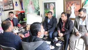 Yosunkaya, Basınla bir araya geldi