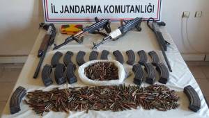 Akçakale'de Keleşler ve Toz Patlayıcı yakalandı