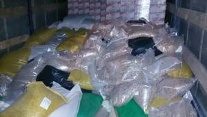 Kuş yemlerinin arasından 244 kilo esrar çıktı