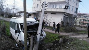 Minibüsün çarptığı bisikletli hayatını kaybetti