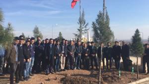 Üniversiteliler Şehit Ahmet Oktay Günak'ın kabrini ziyaret etti