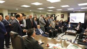 Bakan Yılmaz, Şanlıurfa Belediyesini Ziyaret Etti-Video