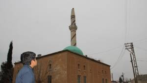 Akziyaret Camisi Depremde zarar gördü