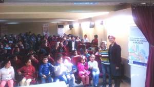 Öğrencilerine hastalıklar hakkında bilgi verildi