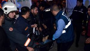 Siverek'te Feci Kaza Tır Yolcu alan otobüse çarptı