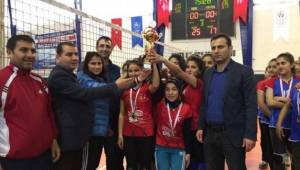 Urfa'da Adıyaman'ı Hacı Bey Ortaokulu temsil edecek