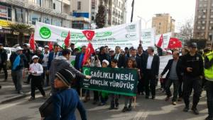 Urfa'da Yeşilay Yürüyüşü