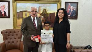 Urfalı Kitap Kurdu sertifikasını aldı