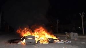 Yakılan lastikler polisi harekete geçirdi