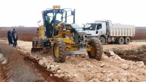 Akçakale Köyleri Yazın Tozdan Kışın Çamurdan Kurtuluyor