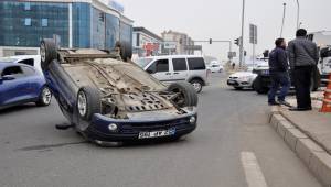 Dolmuşa Çarpmamak için Manevra Yapınca takla attı, 1 yaralı