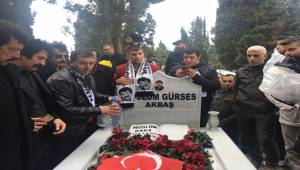 Müslüm Gürses Kabri Başında Anıldı