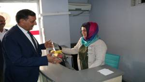 Özyavuz, Kadınların Günlerini Karanfil Vererek Kutladı