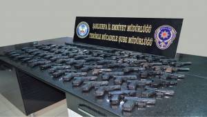 Petrol kuyularını PKK/PYD’ye kaptıran DEAŞ silah ticaretine başladı