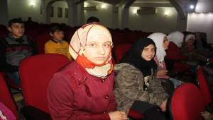 Suriyeli kızın vatan özlemi boğazında düğümlendi